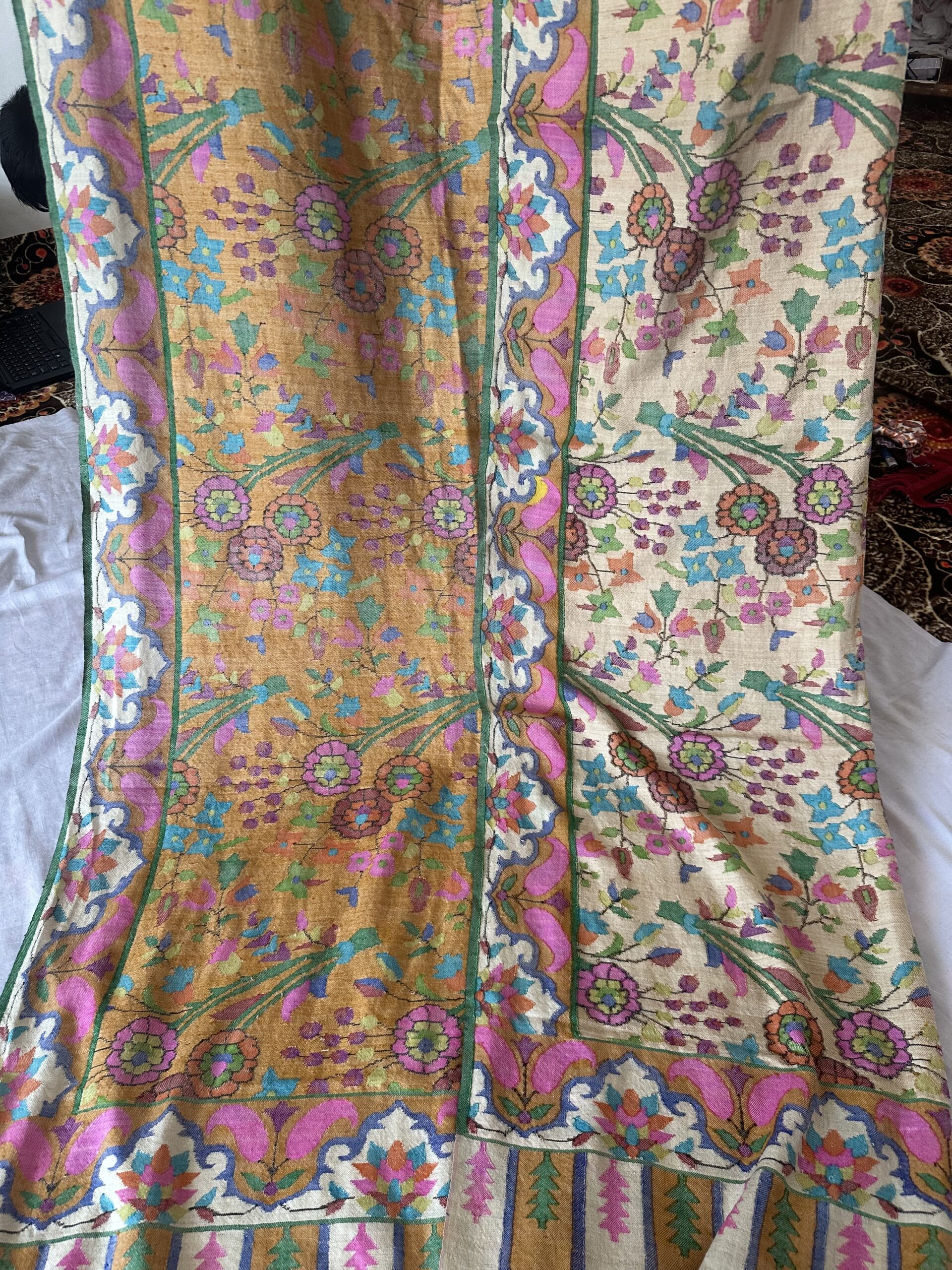 Double-Sided Kani Work Pashmina Shawl – Handwoven Floral Reversible Kashmiri Shawl Double-Sided Kani Work Pashmina Shawl – Handwoven Floral Reversible Kashmiri Shawl